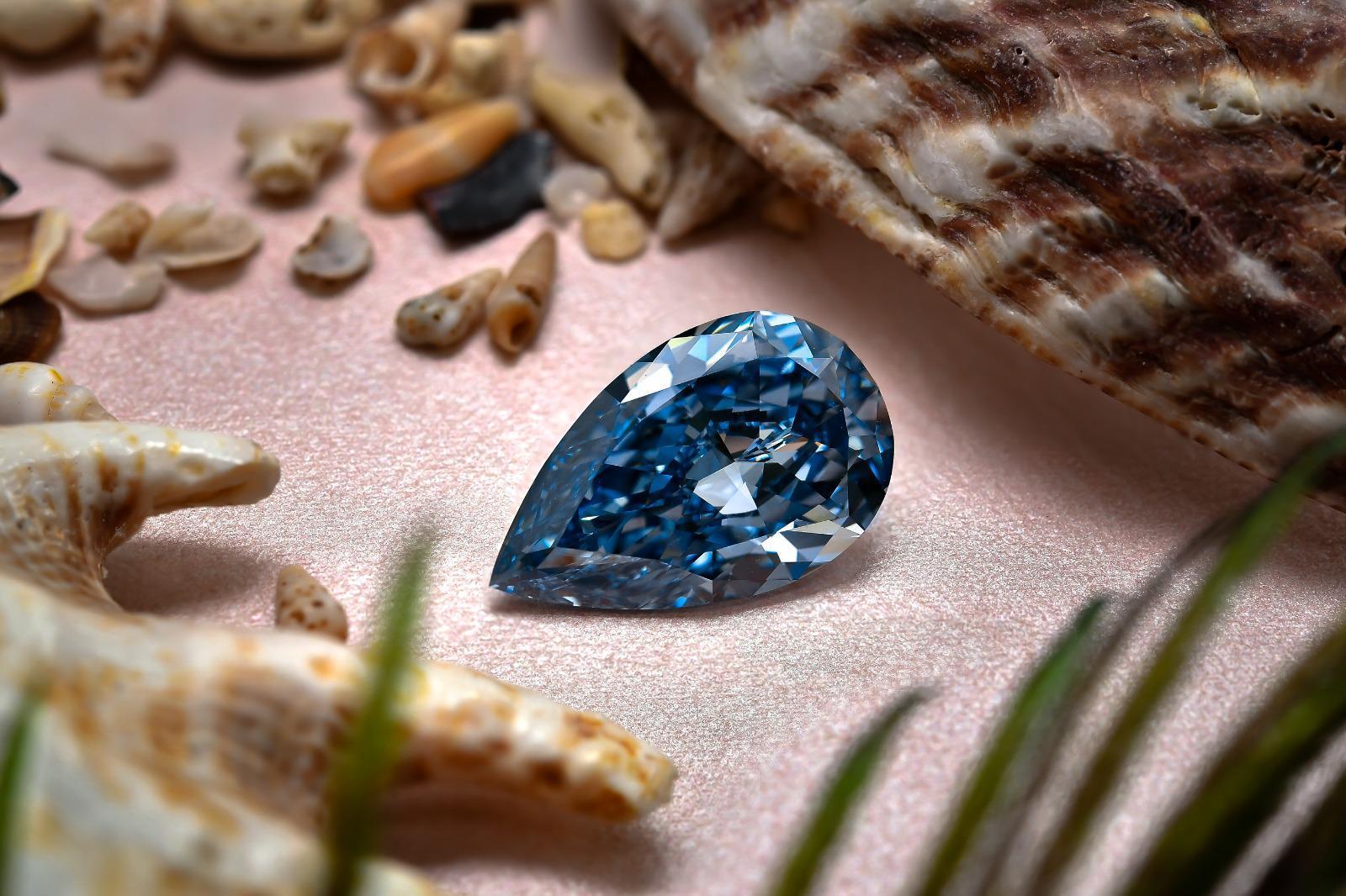 Fancy Blue Vivid Polished Diamond