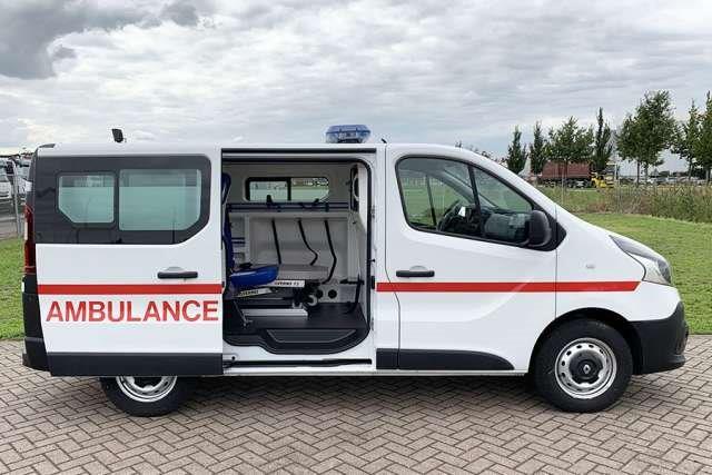 Renault Trafic dCi 120 L1H1 4x2 Ambulance Van Total units (40)