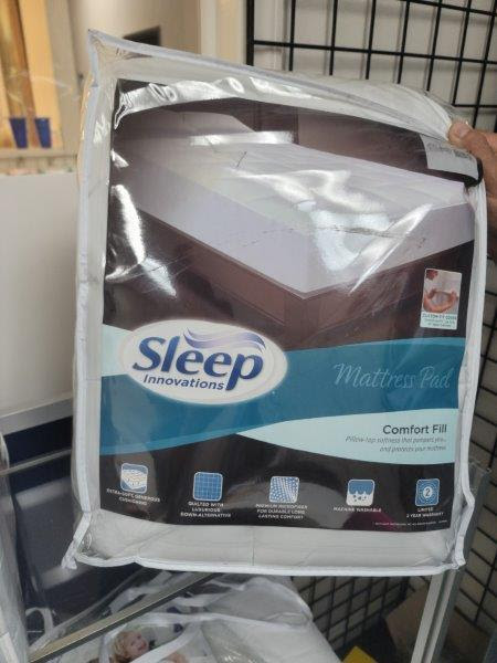 Assorted Mattress Pad Closeout. 1800units. EXW Los Angeles 