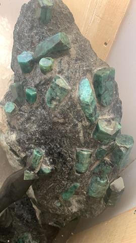 FOR SALE NATURAL EMERALD STATUS
