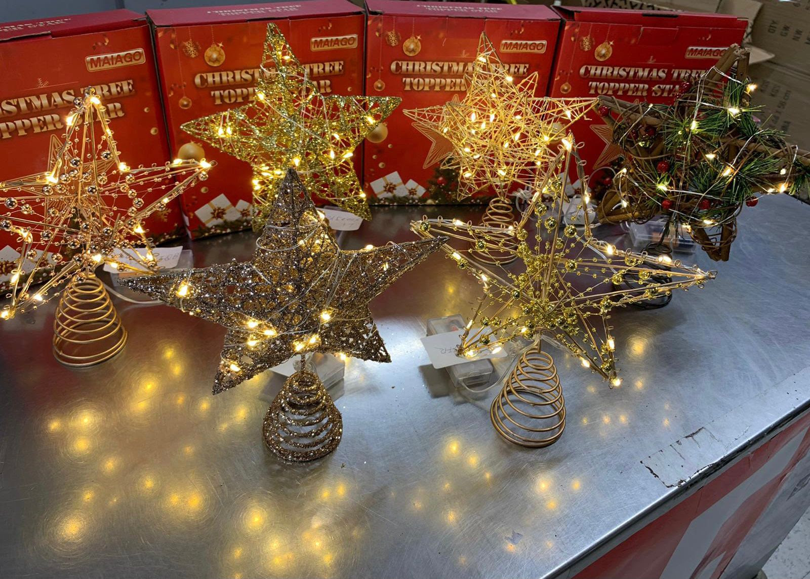 MAIAGO 10 Inch Christmas Star Tree Topper with 20 LED Warm White Lights. 3500units. EXW Los Angeles $3.25/unit.