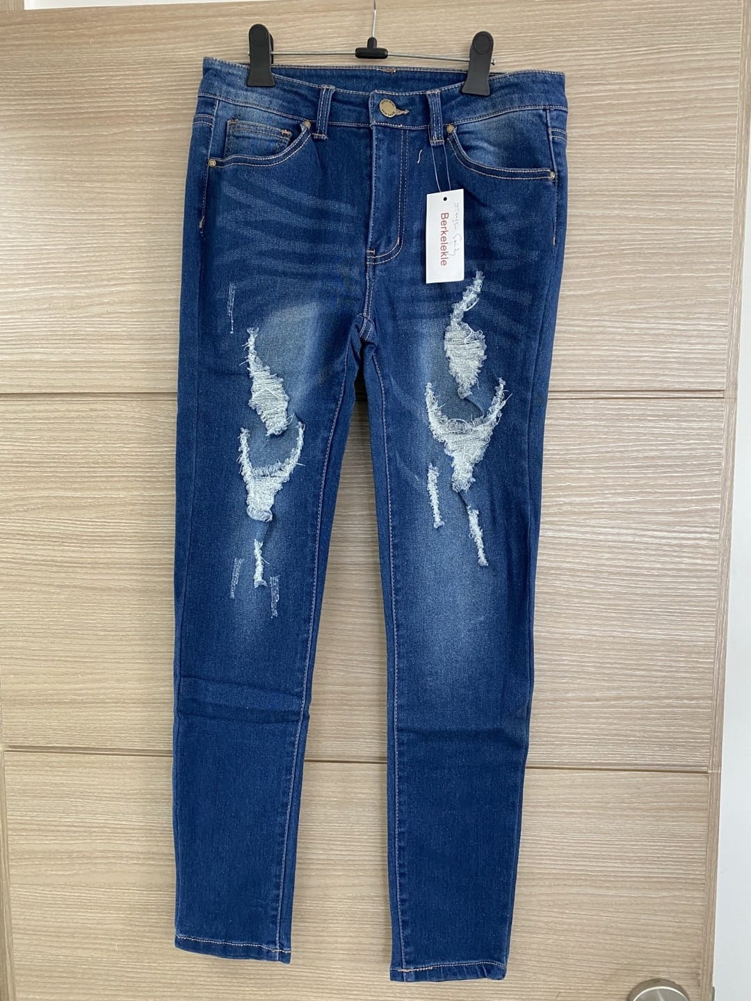 Womens Stretch Skinny Denim Jeans. 43,000pairs. EXW Los Angeles $4.75/pair.