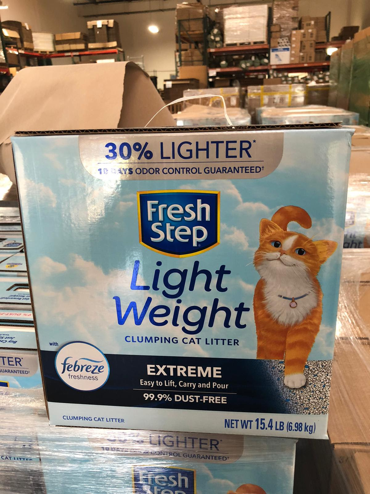 Fresh Step Lightweight Clumping Cat Litter, Odor Control With Febreze, 15.4 lbs & 14 lbs. 2268 Boxes. EXW Los Angeles $8.75 box.