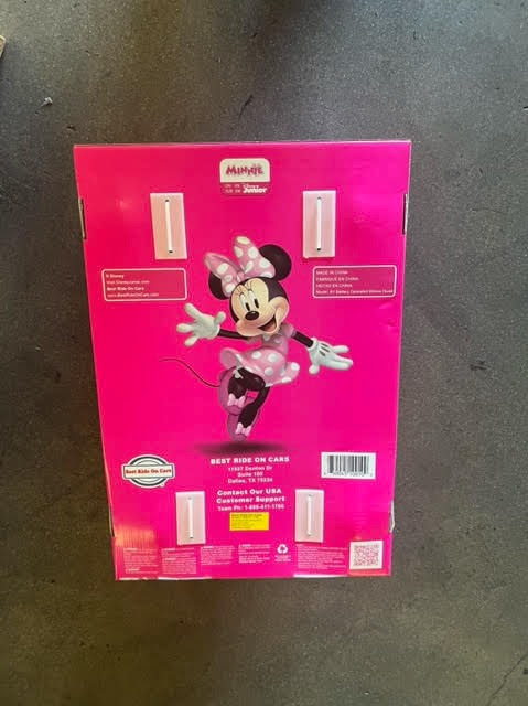 Disney Minnie Mouse 6 Volt Ride On Toy Goes Forward and Reverse