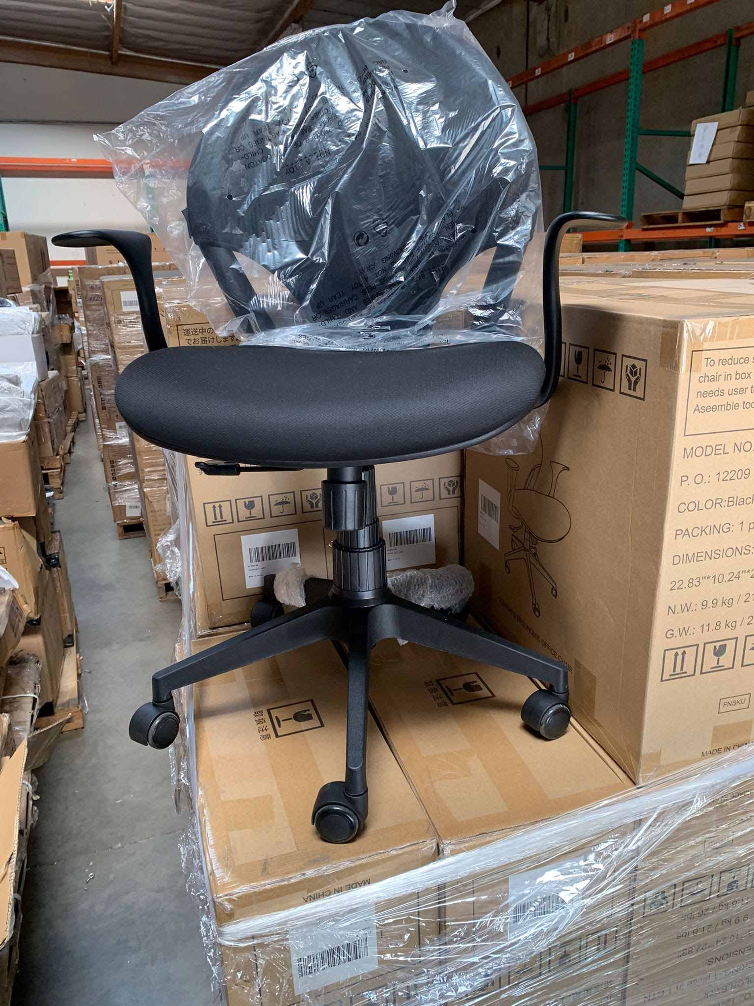 Office Chairs Closeout. 300 units.