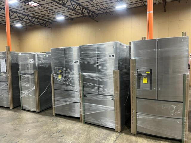 3 LG scratch and dent major appliance loads available out of TX USA today. 