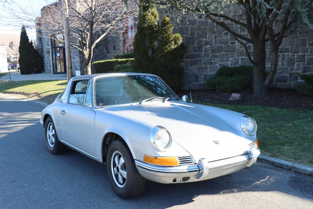 New Arrival! 1971 Porsche 911T Targa with Matching Numbers