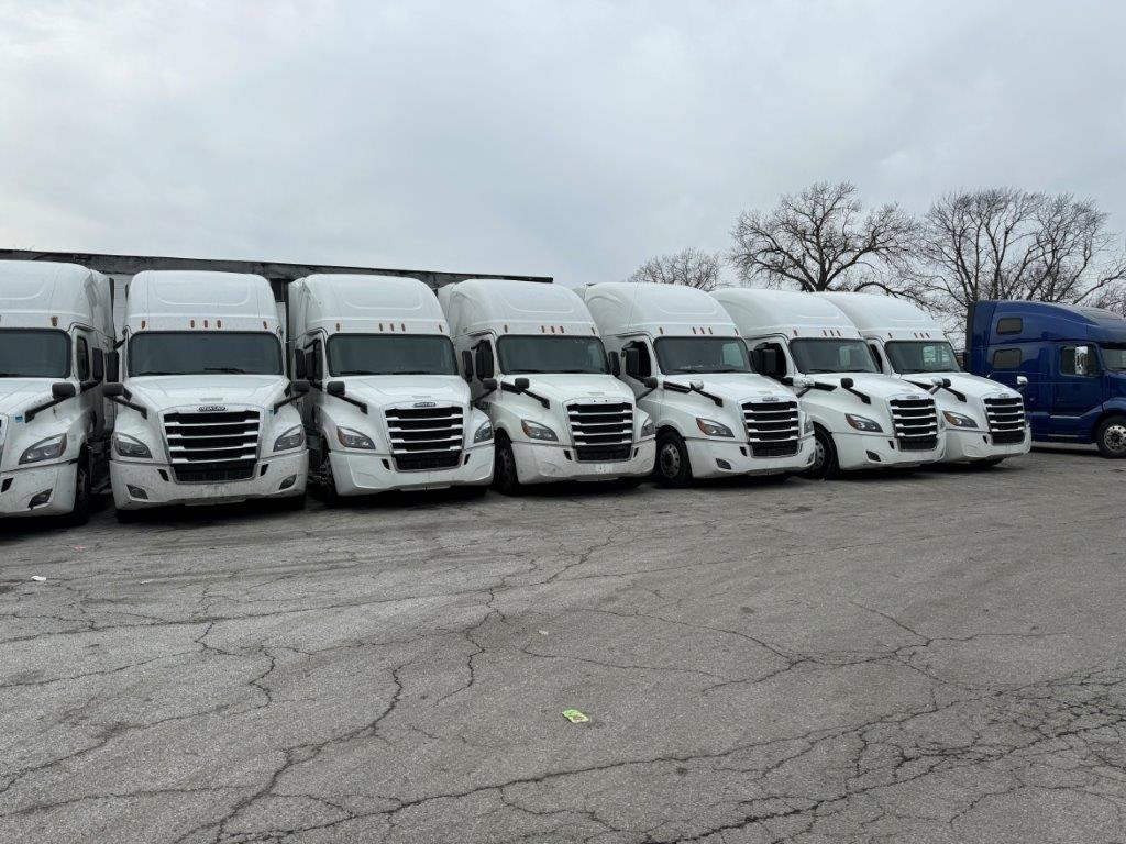13- 2020 Freightliner & Volvo Sleeper Trucks