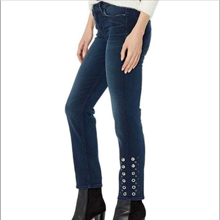 Hudson Women Jeans. 750pcs.