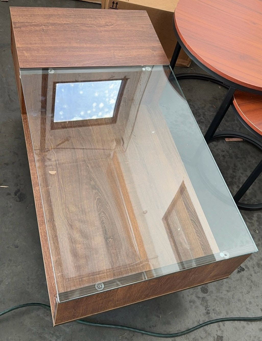 Coffee Tables Closeout. 700 units.
