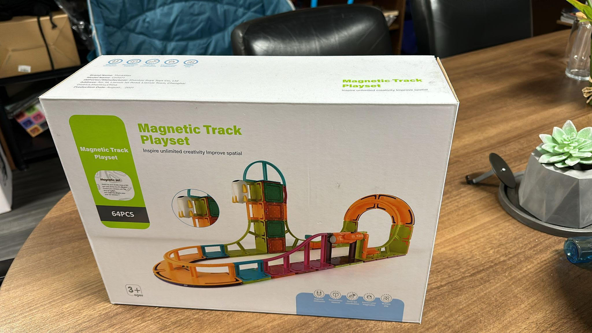 64pc Magnetic Track Playset. 900 Sets.