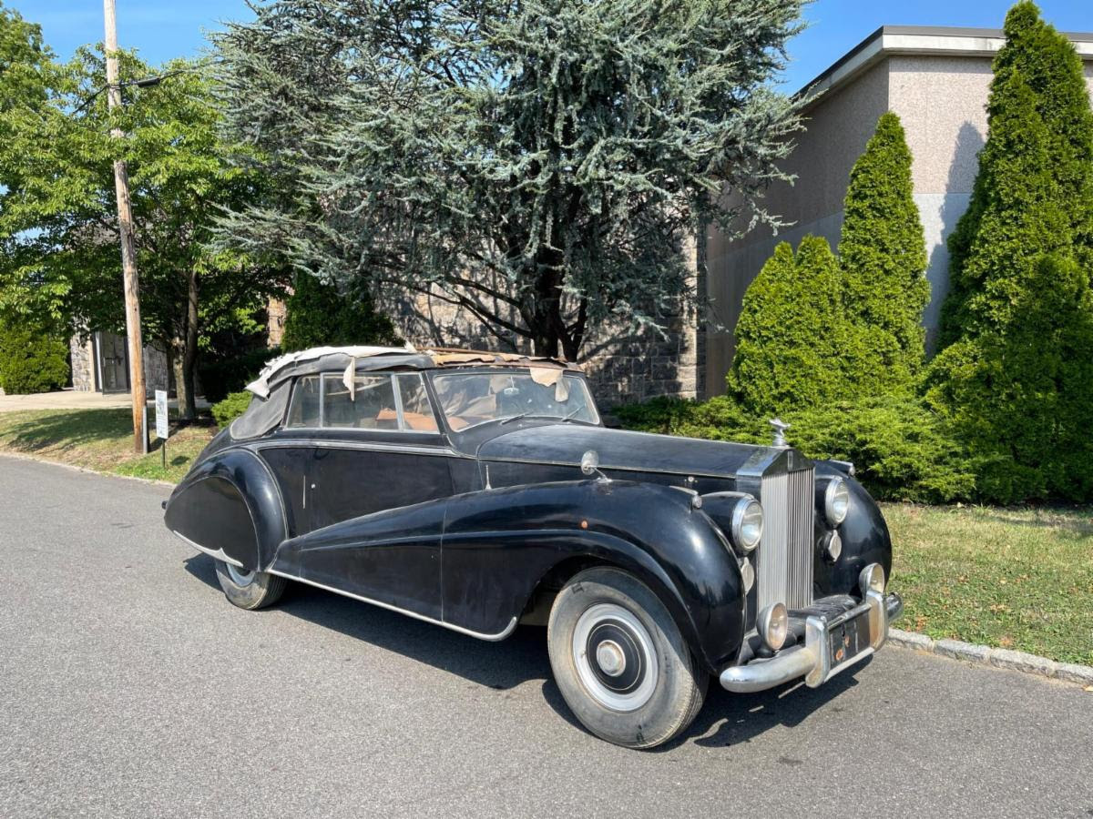 One of just 12 ex. of this design 1952 Rolls-Royce Silver Dawn Drophead Coupe Park Ward LHD