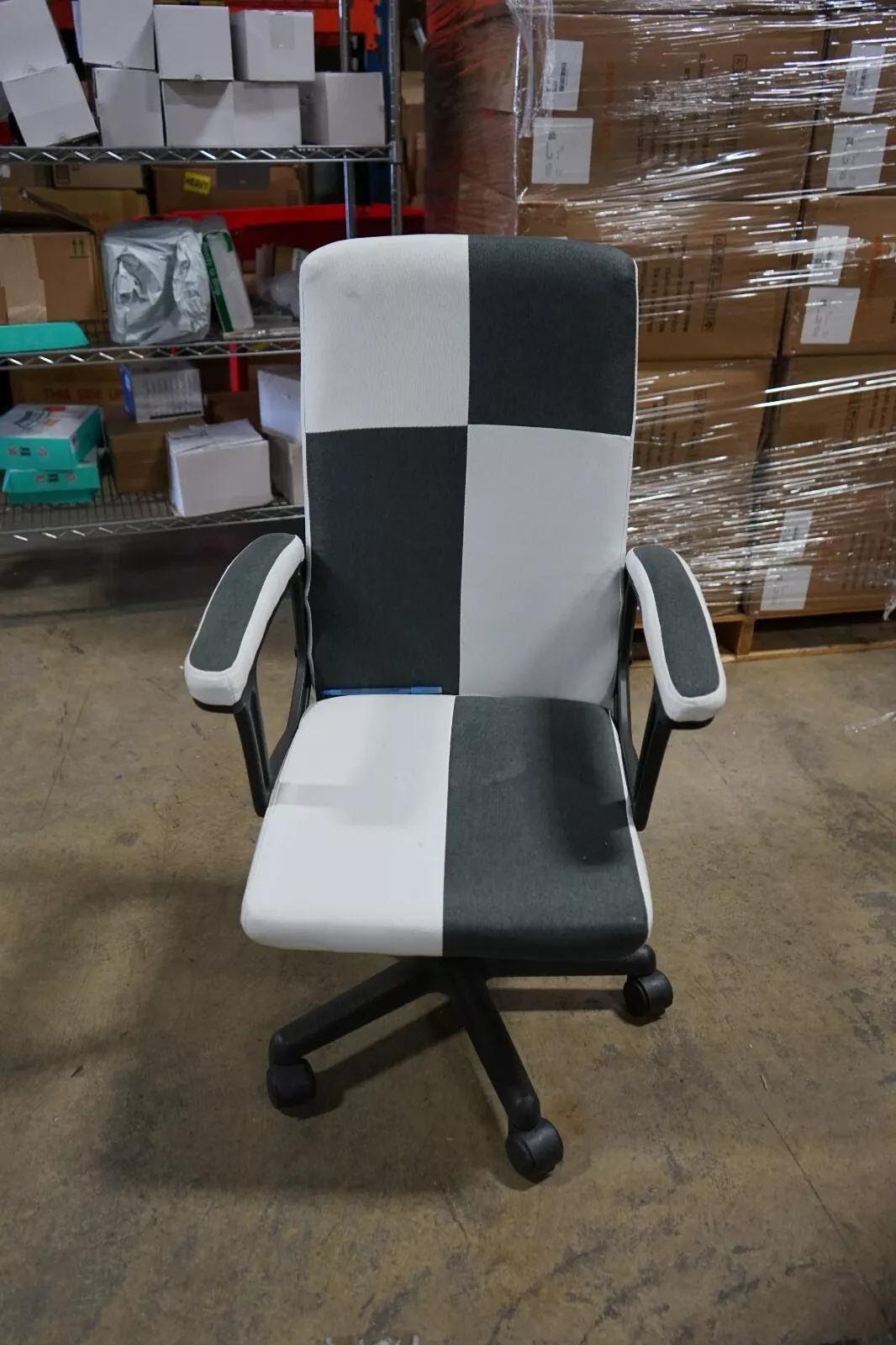 Office Chairs Closeout. 240 units. EXW  VA USA $20.00 unit.