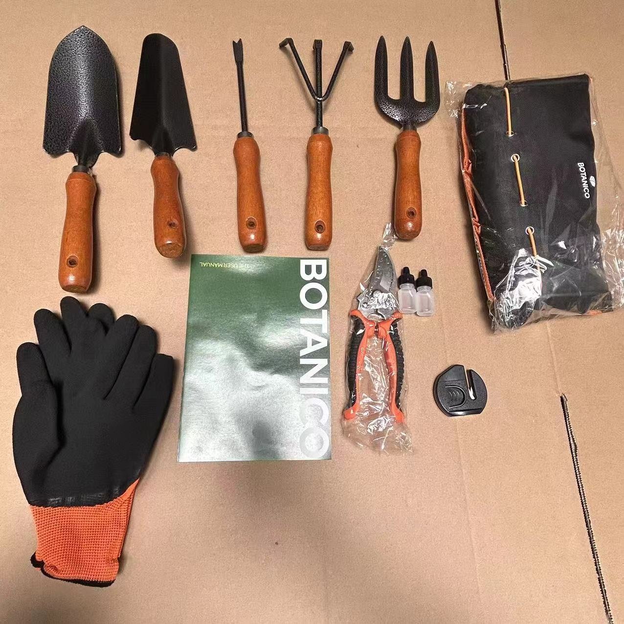 BOTANICO 10PC Gardening Tool Kit. 2500 Kits. EXW Los Angeles $9.50 Kit.