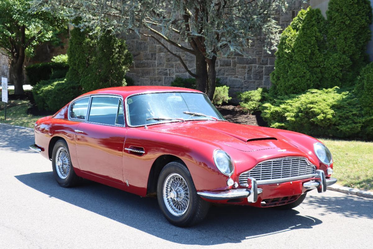 Matching Numbers 1967 Aston Martin DB6 Vantage LHD 5-Speed