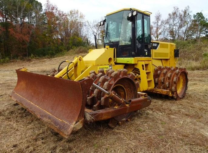 2008 CAT 815F2, Cab, A/C, Good Feet, No Leaks!