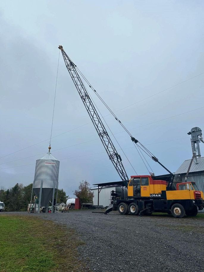 1960 Lorain 325 Truck Crane