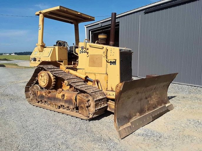 1988 CAT D4H Dozer