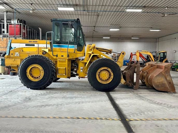 1999 Kawasaki 70ZIV Wheel Loader, Bucket & Forks!