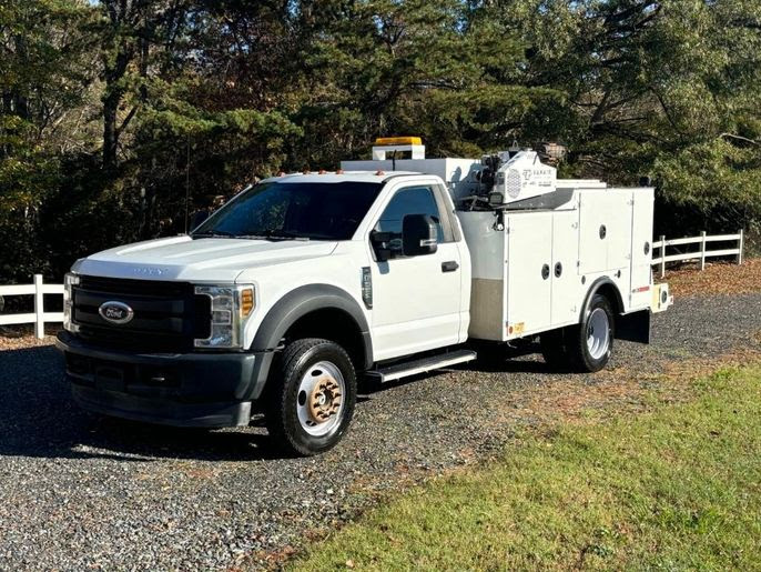 2018 Ford F550 Service/Lube Truck 4x4, Welder, Generator, Air Compressor, Lube