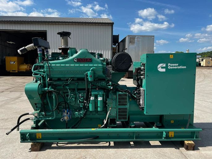 2016 Cummins 400KW, Only 2 hours, Natural Gas