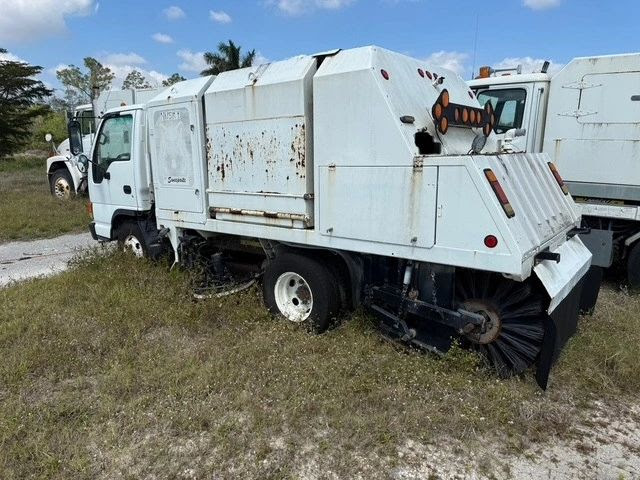 2004 Husky Sweep Rite Broom Sweeper