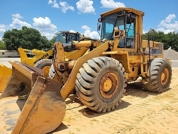 (2) Komatsu Wheel Loaders
