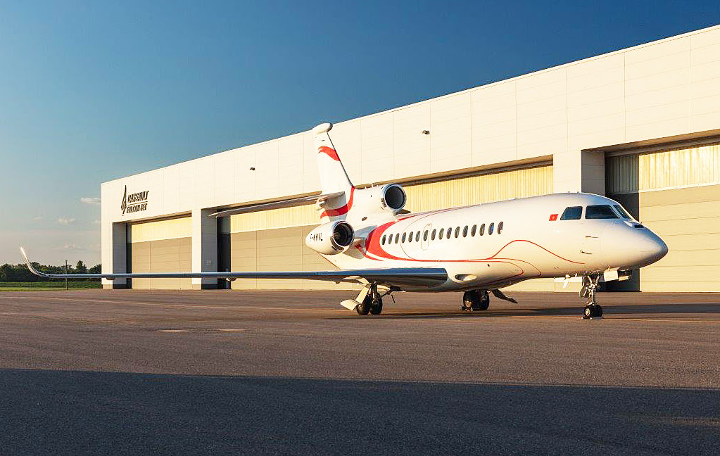 ** NEW TO MARKET ** 2022 Dassault Falcon 8X 
