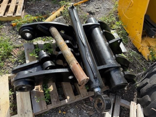 Progressive Hydraulic Thumb Kit, Used (Komatsu PC360 Excavator) 