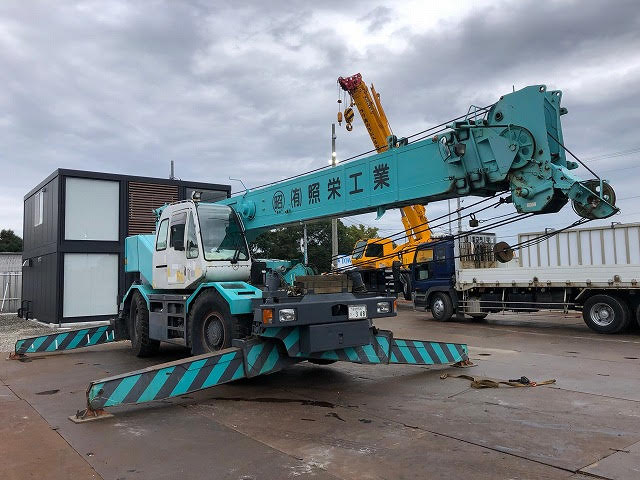 25 Tons Kobelco Rough Terrain