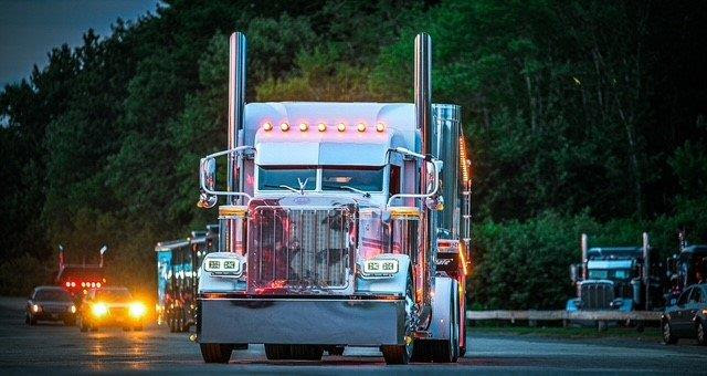 2023 Peterbilt 389 Show/Work Tractor