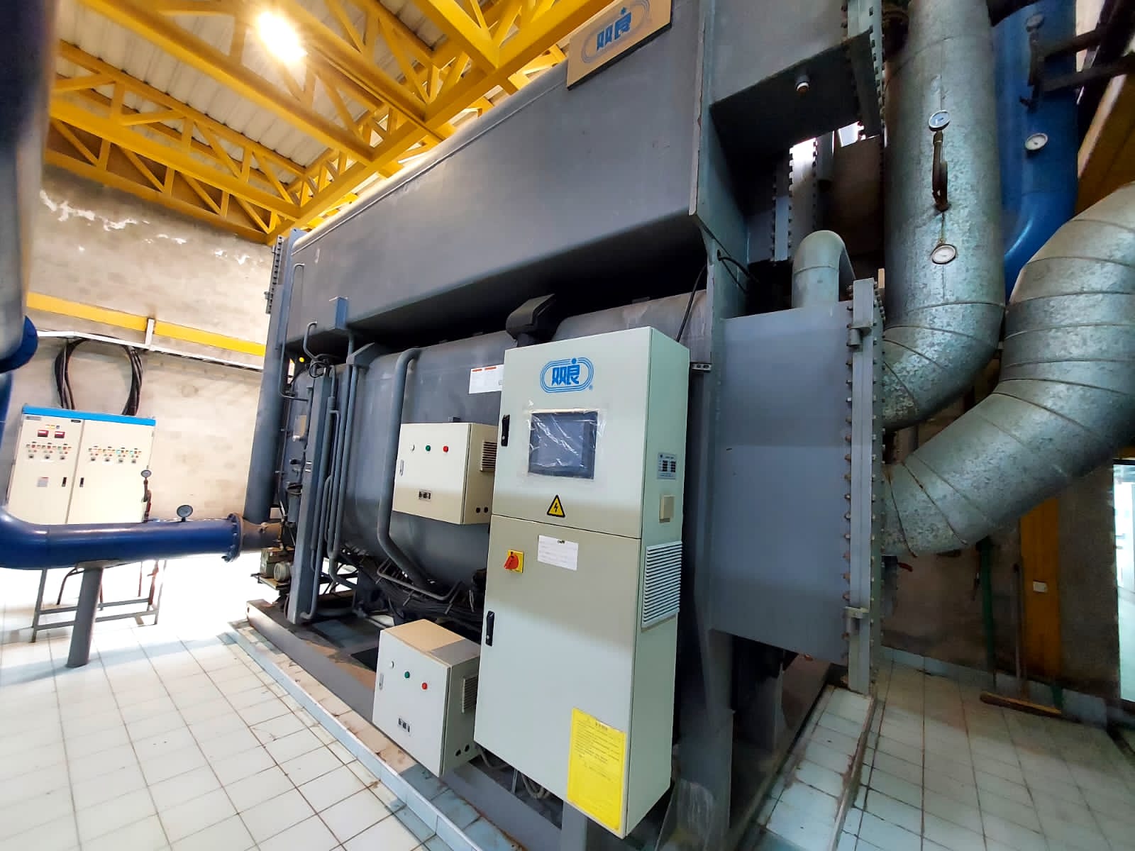 Available for sale: Approx. 570 TR Shuangliang Flue Gas & Hot Water Absorption Chiller – Karachi