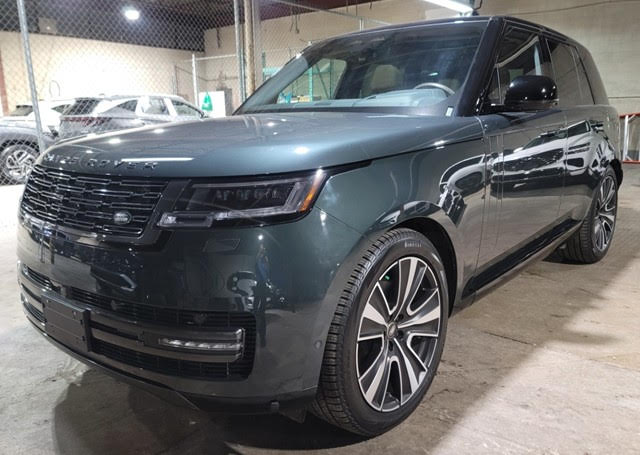  2024 Land Rover Range Rover P550e SE - Belgravia Green Metallic 