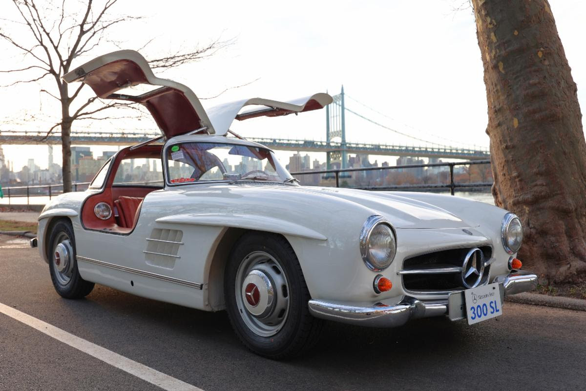 1955 Mercedes-Benz 300SL Gullwing –Originally Delivered in Rare Graphite Gray