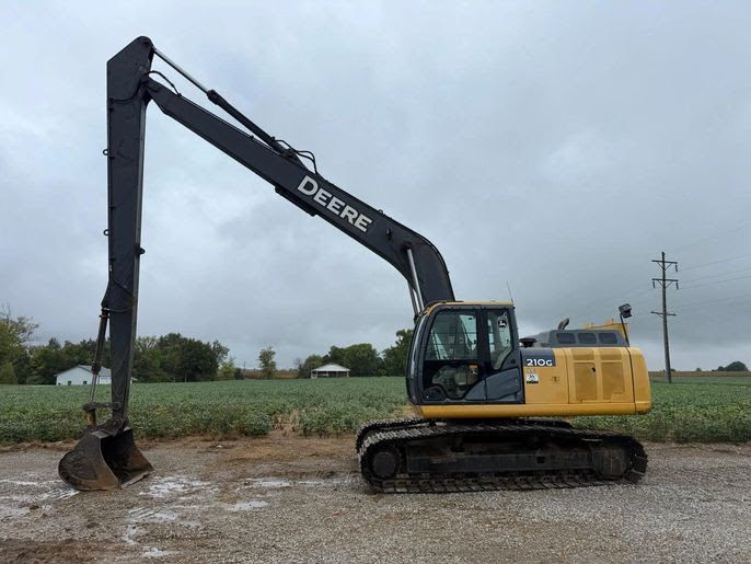 2013 John Deere 210G w/50 Long Reach