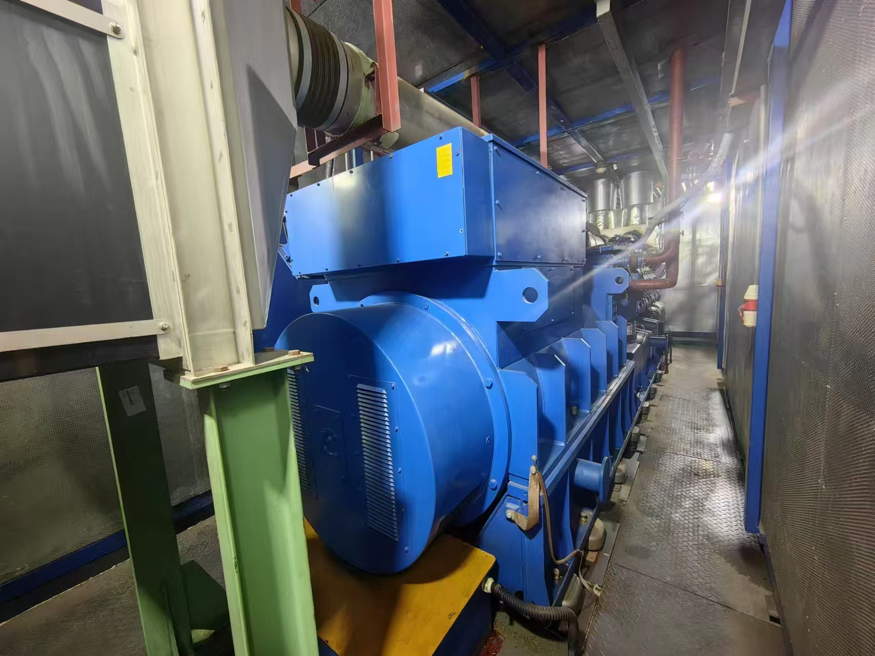 mwm tcg2020v20, year:2015, hours:6000, power:2mw, voltage:10.5kv, Frequency:50hz, containerizedy: