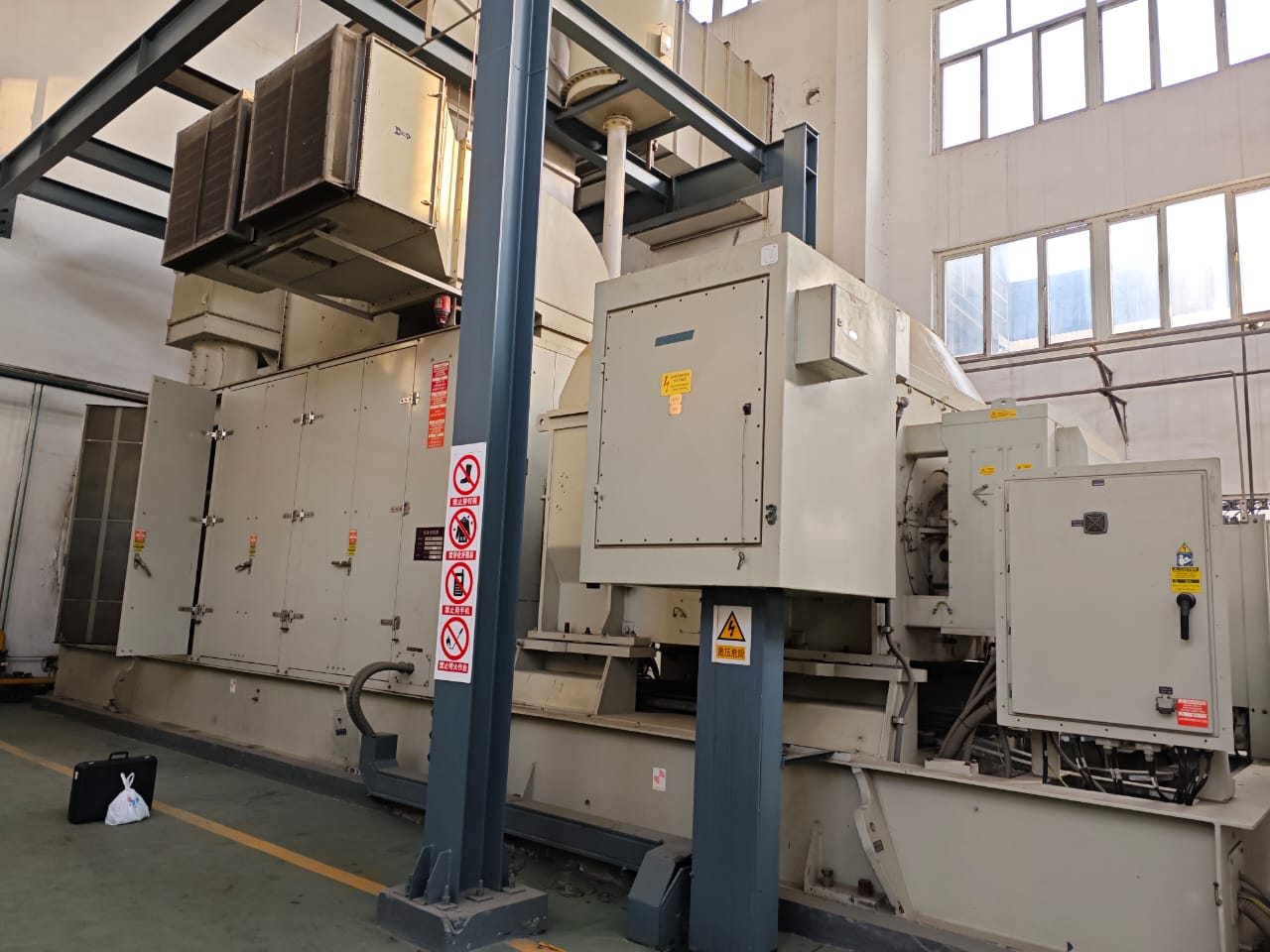 Solar Titan 130 (YOM: 2005) for sale