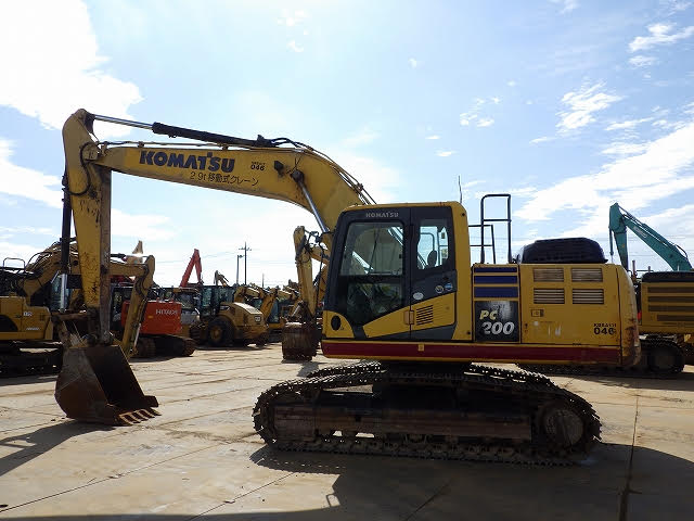 KOMATSU  EXCAVATOR  
