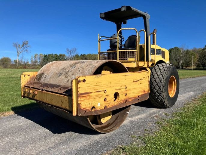 2002 CAT CS-573D 84” Compactor Roller