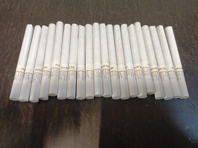 Marlboro Red & Gold UAE