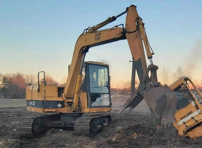 1989 CAT E70B Excavator