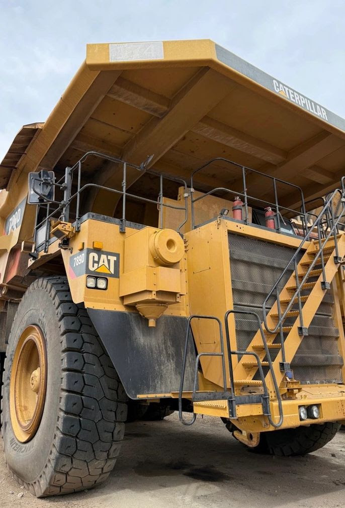 (6) 2019/2020 CAT 789D Trucks