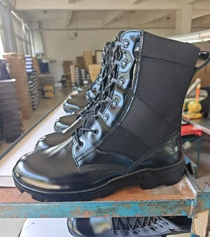 Men army boots China