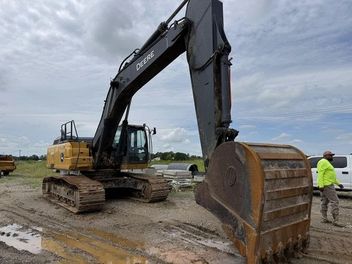 2022 John Deere 350GLC Excavator