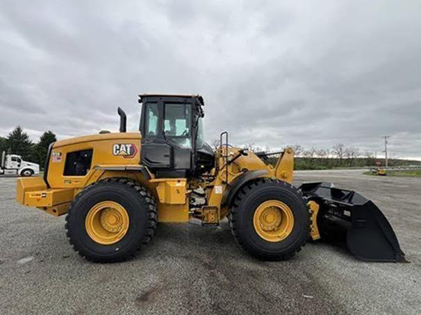 2025 CAT 938 Aggregate Handler