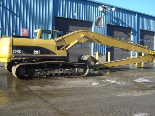 2005 CAT 325CL with 65’ long front