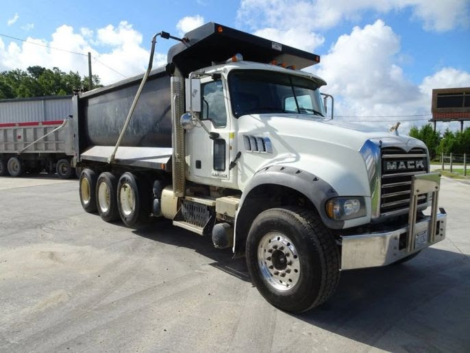 2014 MACK GU7 13 Tri-Axle 