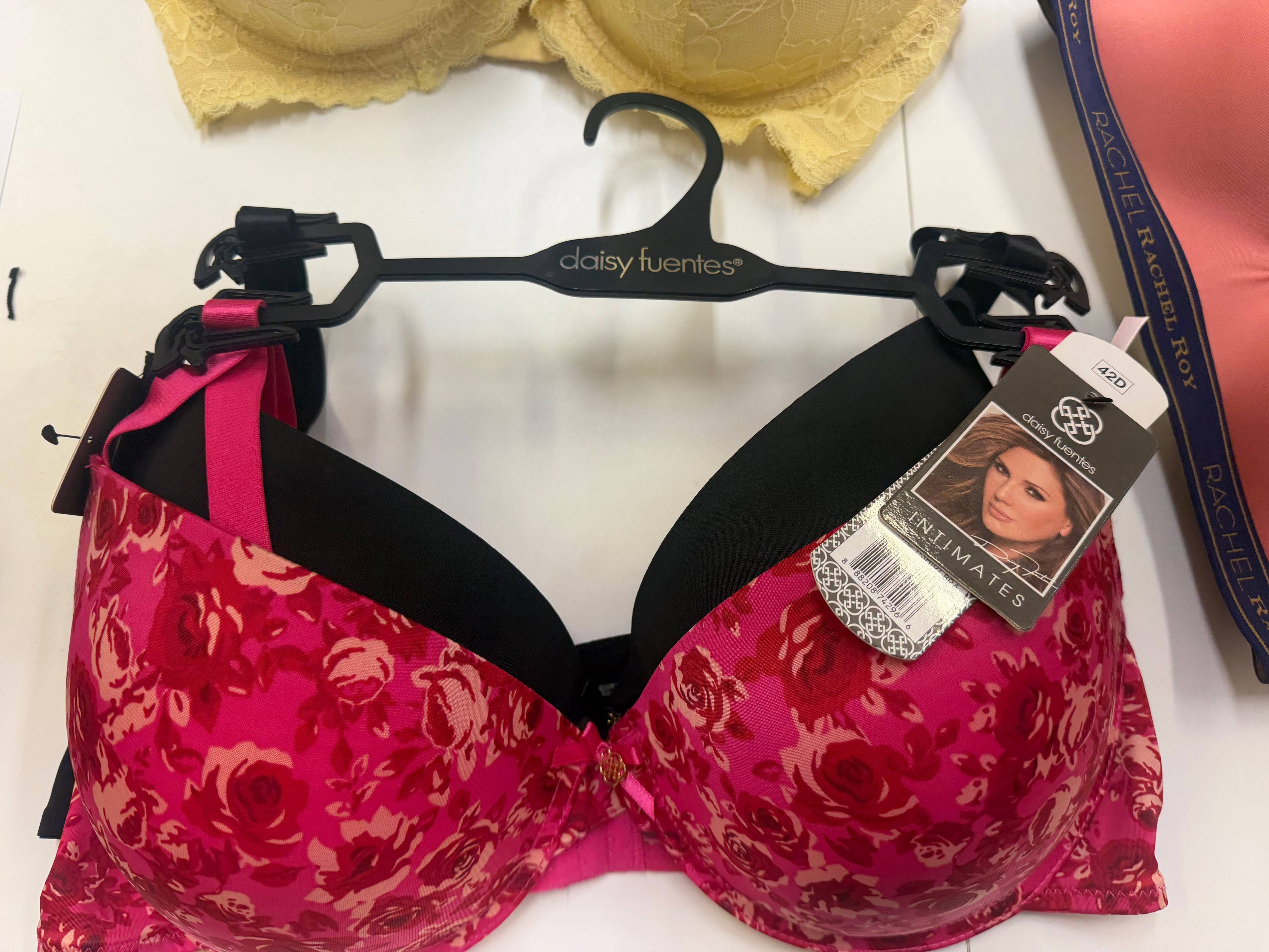 Womens Assorted Brands Bras. 50,992 Pieces.  EXW Los Angeles $1.25 Piece.