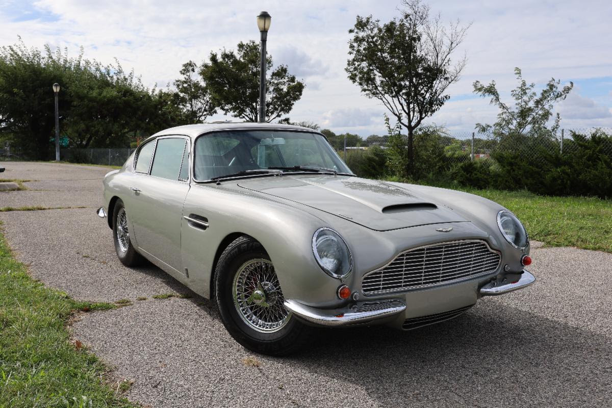 1967 Aston Martin DB6 