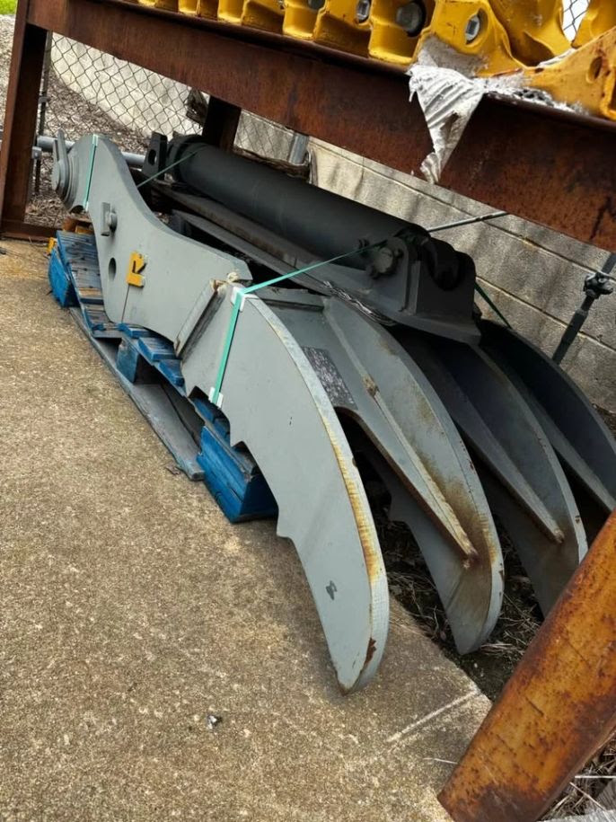    Brand New! Rockland Hydraulic Thumb